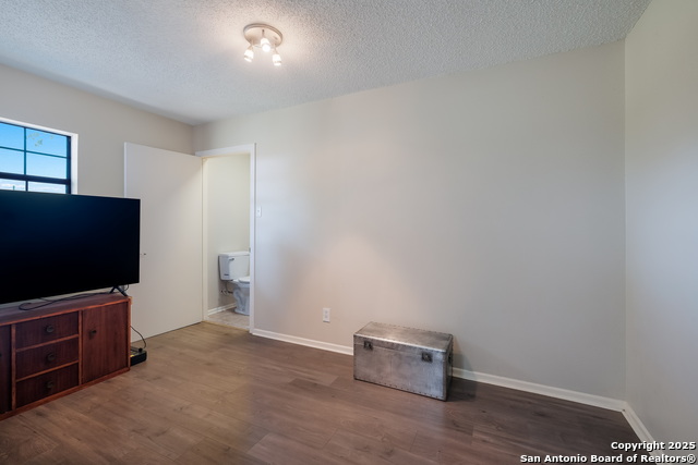 Listing photo id 13 for 4315 Prelude Pass Dr