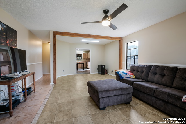 Listing photo id 3 for 4315 Prelude Pass Dr