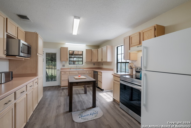 Listing photo id 7 for 4315 Prelude Pass Dr