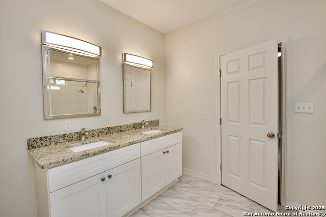 Listing photo id 9 for 1336 Center