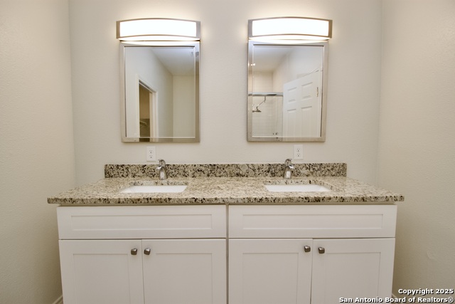 Listing photo id 10 for 1336 Center