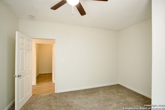 Listing photo id 15 for 1336 Center