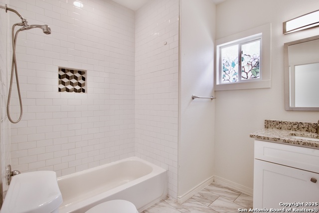 Listing photo id 18 for 1336 Center