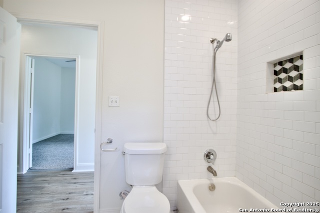 Listing photo id 19 for 1336 Center