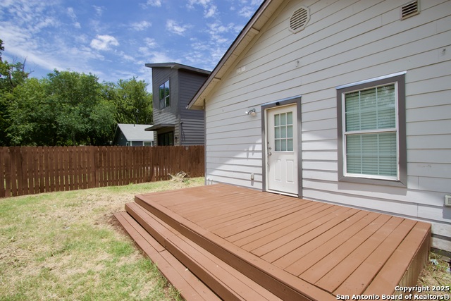 Listing photo id 22 for 1336 Center