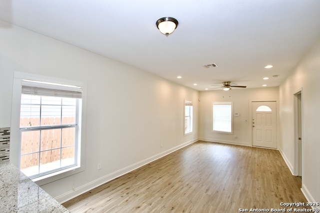 Listing photo id 3 for 1336 Center