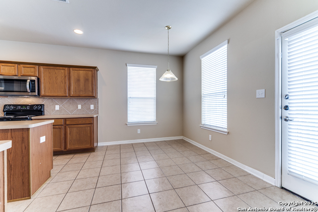 Image 11 of 39 For 606 Buckle Court