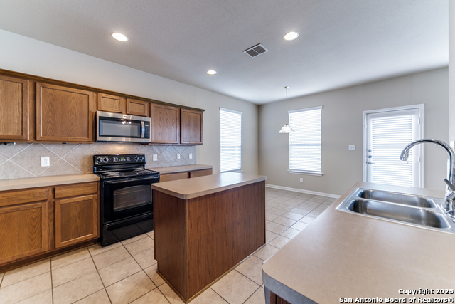 Image 15 of 39 For 606 Buckle Court