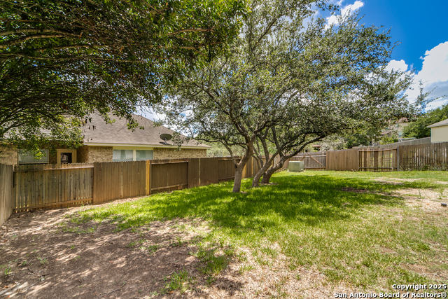 Image 35 of 39 For 606 Buckle Court