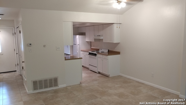 Image 4 of 9 For 744 Rosewood Ave  744