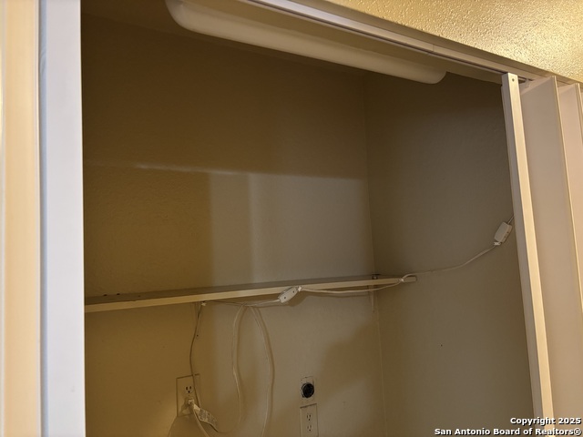 Image 11 of 26 For 16434 Oak Rock St