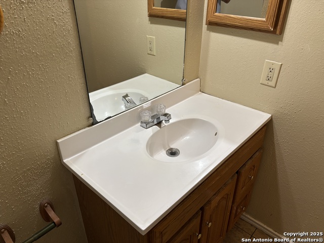 Image 15 of 26 For 16434 Oak Rock St