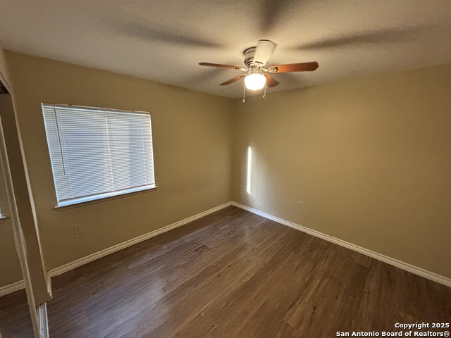 Image 17 of 26 For 16434 Oak Rock St