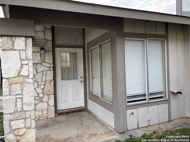 Image 3 of 26 For 16434 Oak Rock St
