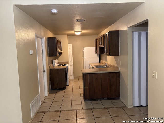 Image 6 of 26 For 16434 Oak Rock St