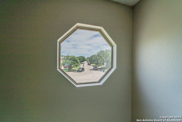 Image 21 of 28 For 6210 Aragon Village
