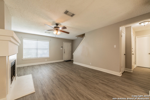 Image 6 of 28 For 6210 Aragon Village