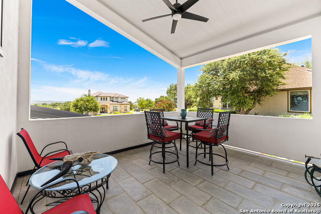 Listing photo id 38 for 690 Kings Point