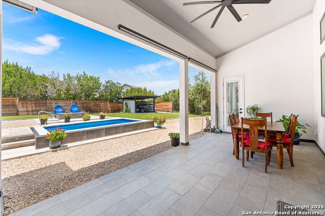 Listing photo id 41 for 690 Kings Point