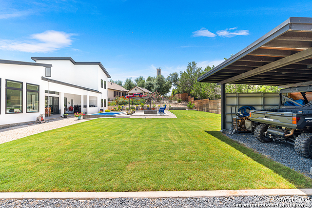 Listing photo id 43 for 690 Kings Point
