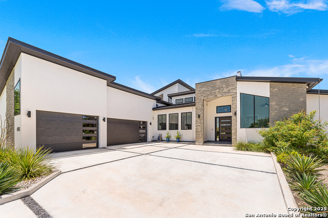 Listing photo id 46 for 690 Kings Point