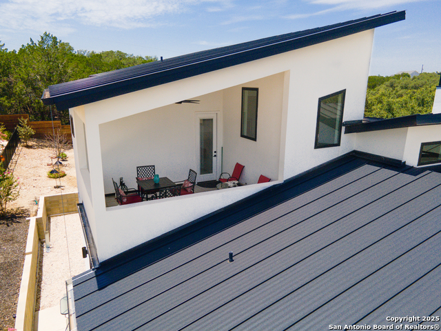 Listing photo id 53 for 690 Kings Point