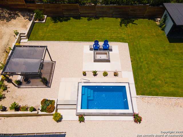 Listing photo id 54 for 690 Kings Point