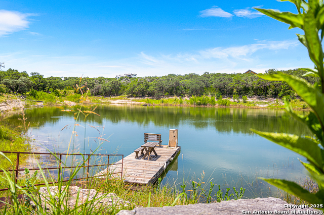 Listing photo id 66 for 690 Kings Point