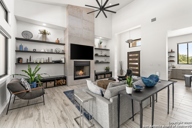 Listing photo id 5 for 690 Kings Point