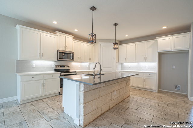 Listing photo id 16 for 11119 Cape Primrose