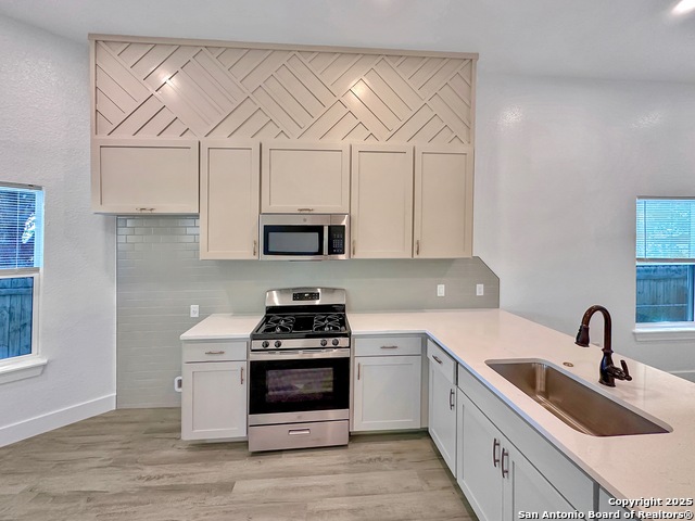 Listing photo id 10 for 430 Hart E