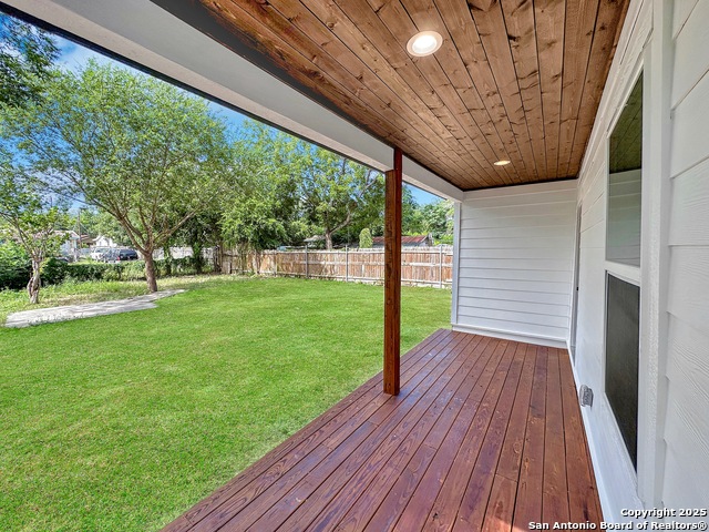 Listing photo id 17 for 430 Hart E