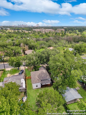 Listing photo id 21 for 430 Hart E