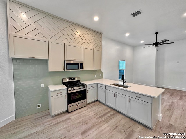 Listing photo id 6 for 430 Hart E