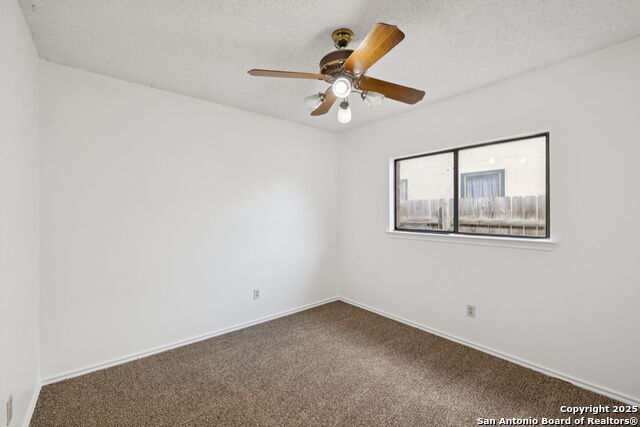 Listing photo id 15 for 8150 Cheryl Meadow