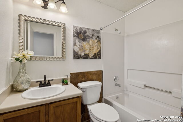 Listing photo id 18 for 8150 Cheryl Meadow