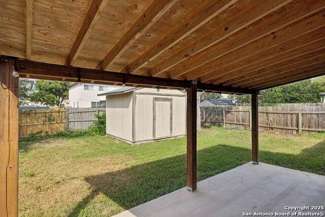 Listing photo id 20 for 8150 Cheryl Meadow