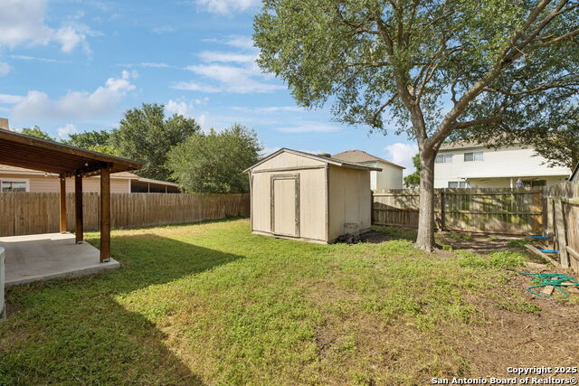 Listing photo id 23 for 8150 Cheryl Meadow