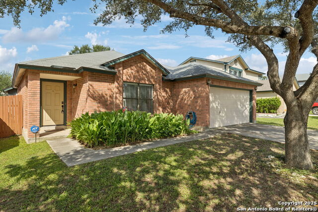 Listing photo id 1 for 8150 Cheryl Meadow