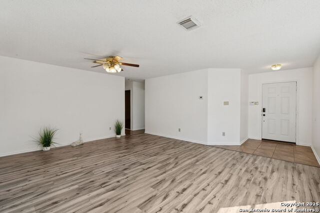 Listing photo id 2 for 8150 Cheryl Meadow