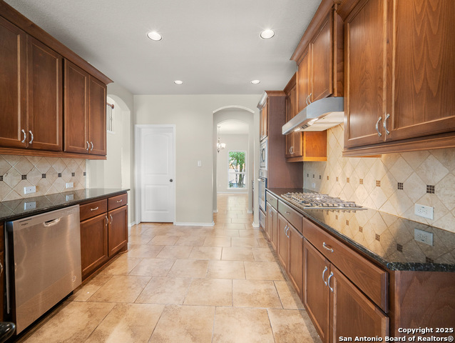Listing photo id 9 for 12514 Red Maple