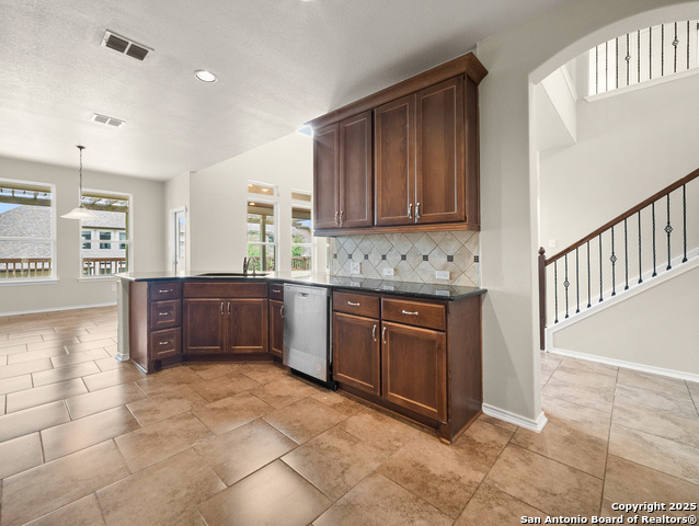 Listing photo id 11 for 12514 Red Maple
