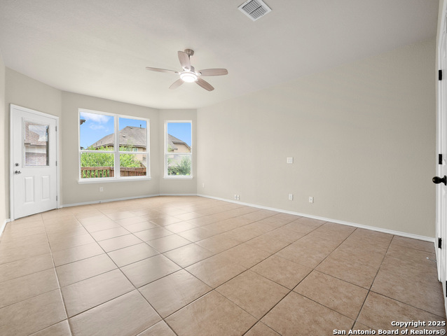 Listing photo id 14 for 12514 Red Maple