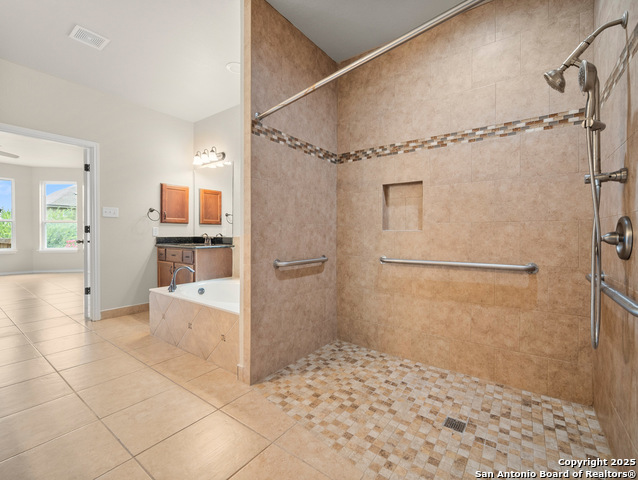 Listing photo id 17 for 12514 Red Maple