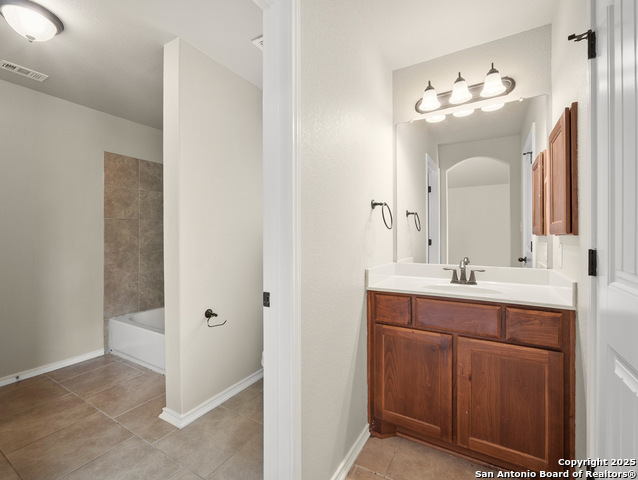 Listing photo id 25 for 12514 Red Maple