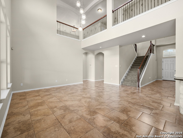 Listing photo id 3 for 12514 Red Maple
