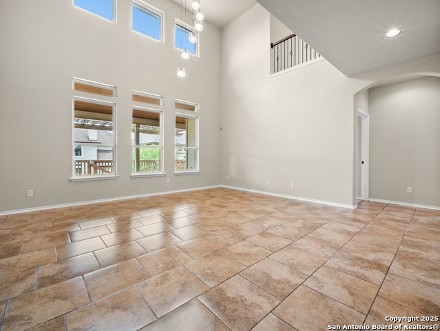 Listing photo id 4 for 12514 Red Maple