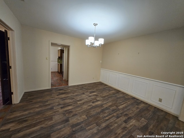 Image 16 of 33 For 706 Golfcrest