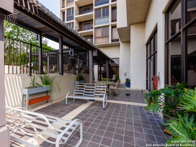 Image 13 of 16 For 7701 Wurzbach Rd 606