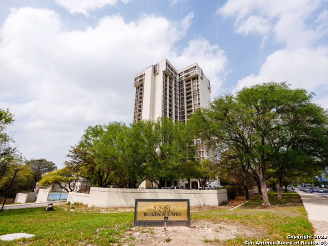 Image 2 of 16 For 7701 Wurzbach Rd 606